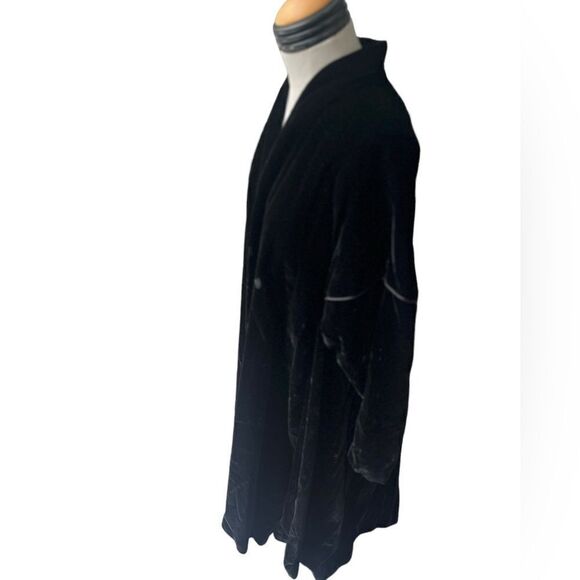 Vintage Arnold Constable black velvet full length evening wrap - Picture 4 of 9